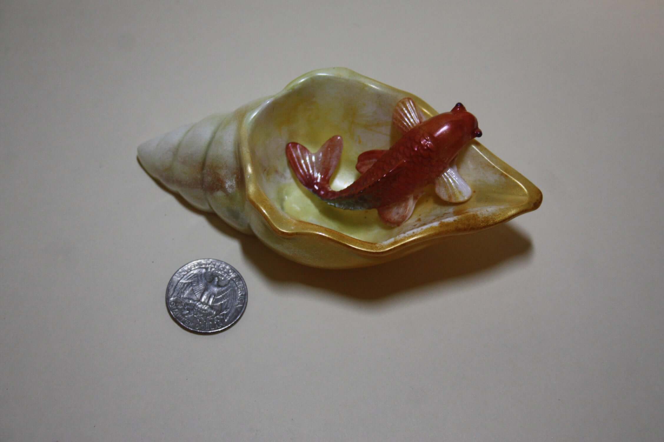 Resin Seashell with small Goldfish Figurine Trinket ,Mixed Color Unique