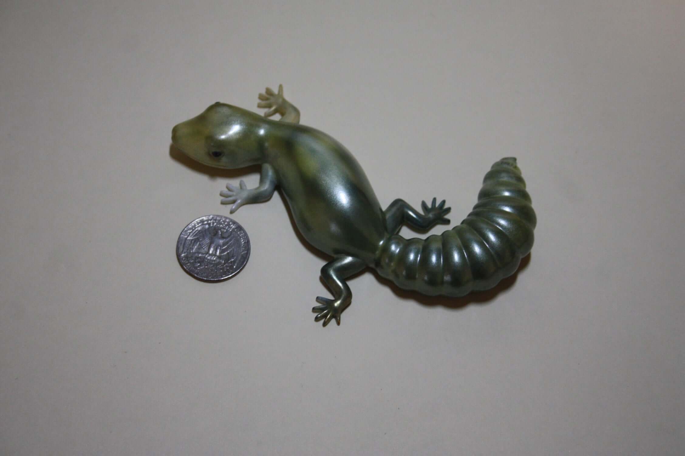 Resin Salamander Figurine Trinket ,Mixed Color Unique